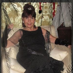 Meet your Posher, Maria elena